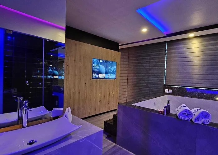 Lights Hotel *